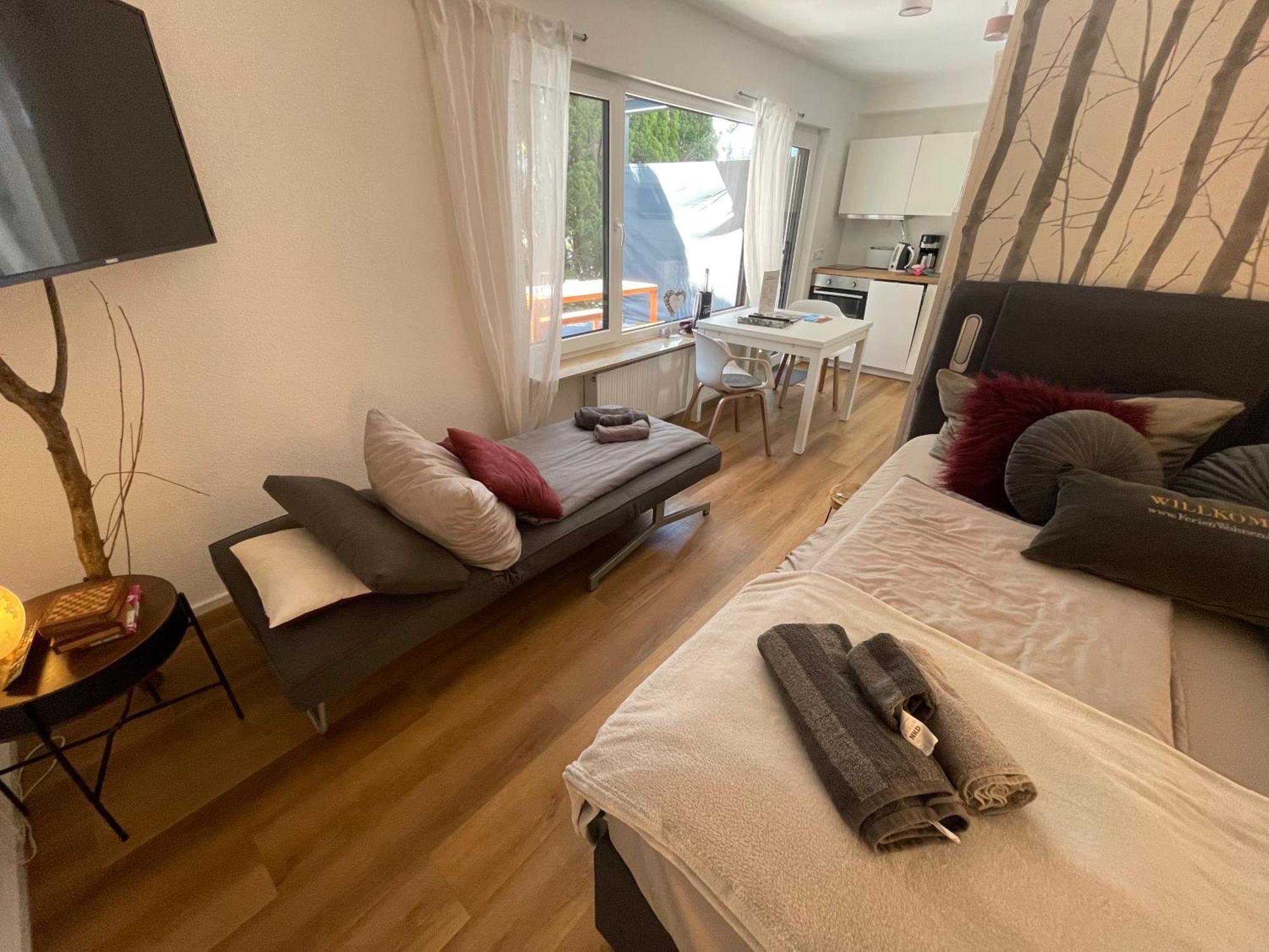 Rosmarin - Kuschelige Fewo - Romantik & Entspannung Im Whirlpool Auf Privater Terrasse, Ruhe & Hund Willkommen - By Ferienwohnenamsee - Uberlingen Extérieur photo