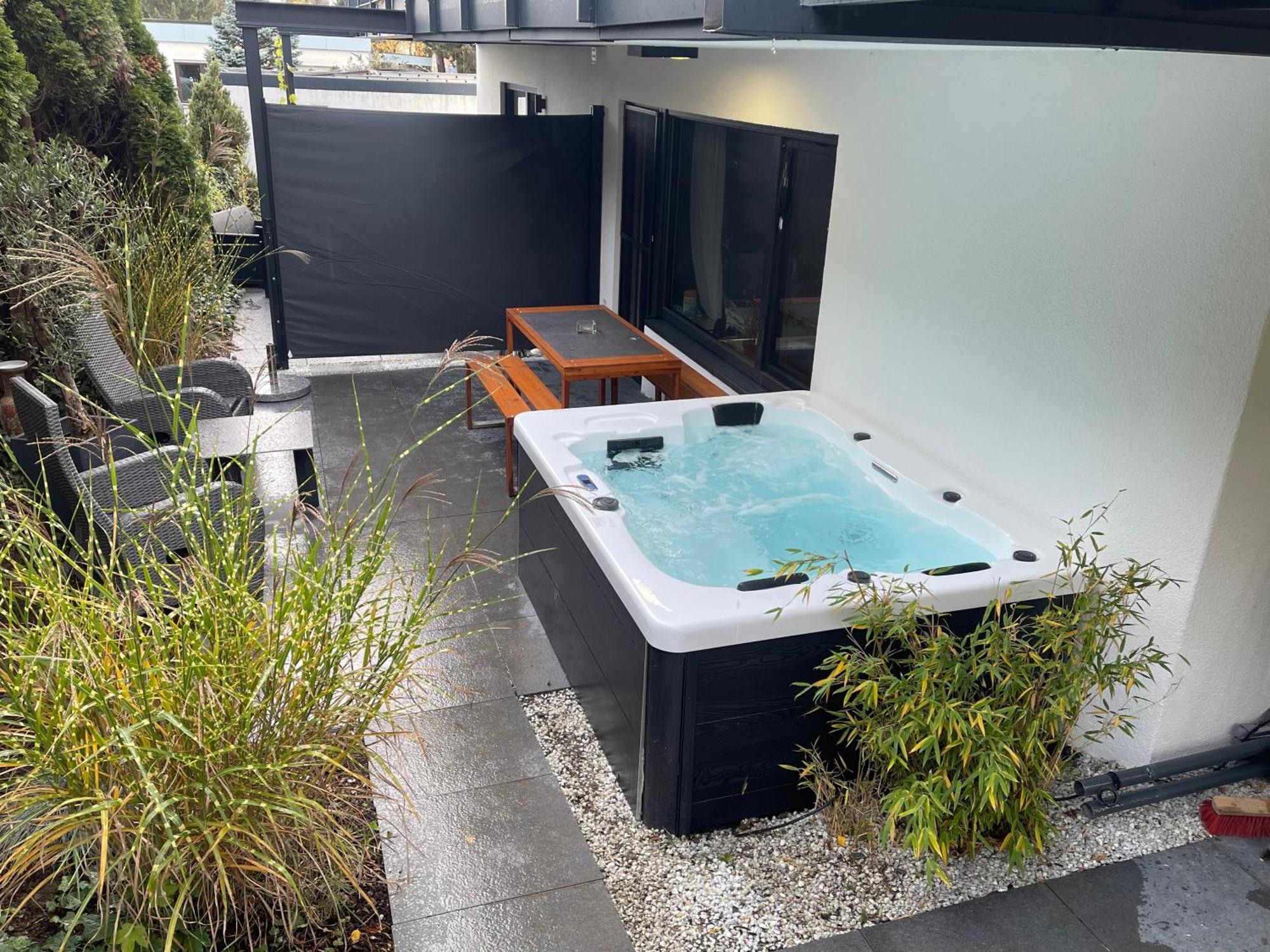 Rosmarin - Kuschelige Fewo - Romantik & Entspannung Im Whirlpool Auf Privater Terrasse, Ruhe & Hund Willkommen - By Ferienwohnenamsee - Uberlingen Extérieur photo